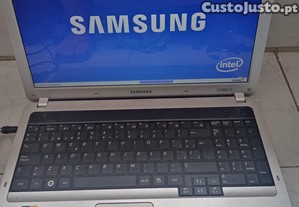 Portátil Samsung Modelo R530