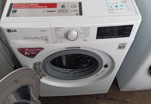 Várias máquinas de lavar roupa