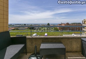 Apartamento T2 Com Varanda E Garagem Fechada Ao...