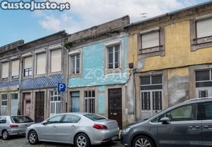 Prédio Com Logradouro E Vista Rio Na Rua De São...