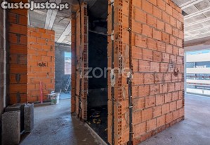 Apartamento T2 Novo C/Varanda E 2 Lug. Garagem...