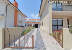 Moradia t4 com garagem e varanda no centro de vagos, aveiro