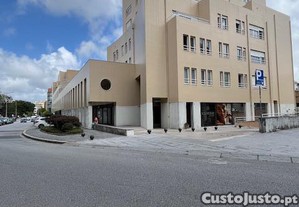 Lugar de Garagem Gaia Edifcio Vila Nobre em frente  Biblioteca de Gaia