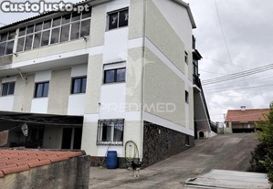 Moradia em carregueiros a