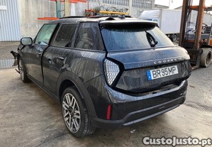 MINI Cooper C 1.5 (F65) 156cv 12.643Km