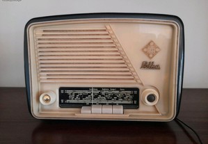 Radio antigo telefunken Polka
