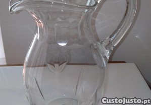 Caneca em vidro incolor lapidada, antiga