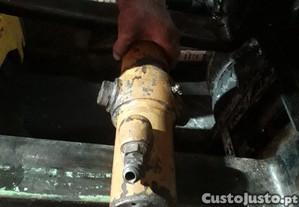 Macaco para balde de cilindro CASE 