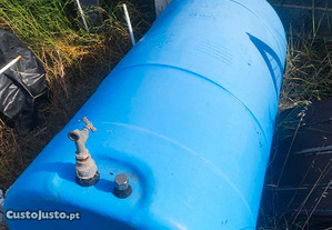 Depósito de água alimentar 750 litros