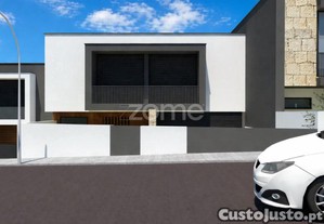 Moradia T3 Nova Em Banda Em Abade De Neiva -...