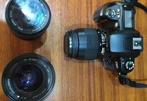 Máquina fotográfica Nikon F60 + 2 lentes + grande