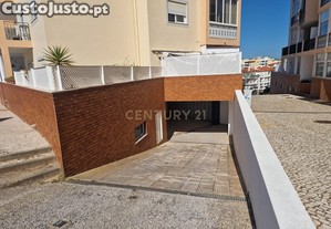 Garagem em Lagos - Localizao Privilegiada por 42.500 