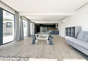 Moradia T3 Em Alcabideche Com Piscina E Espao...