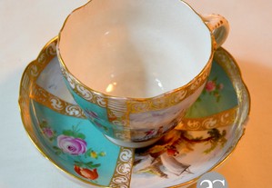 Chávena de chá em porcelana Dresden do pintor Carl Thieme   séc. XIX