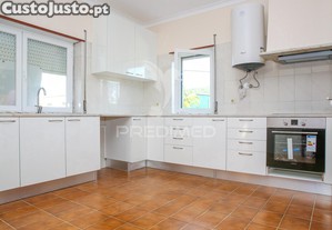 Moradia t2+2 remodela em arruda dos vinhos