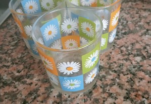 Pack de 5 copos coloridos com flores