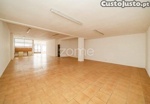 Loja Com 100M² No Fujacal - Ideal Para Comércio...