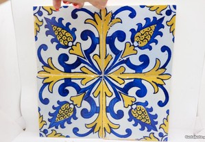 4 Azulejos padrão "Maçarocas" tons Azul e Amarelo XVII