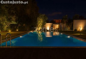 Espaçosa Moradia Térrea T6+1 Com Piscina E...