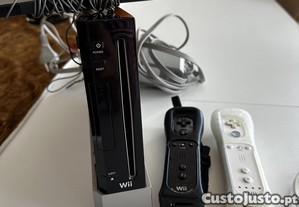 Consola WiI + 2 comandos +5 jogos