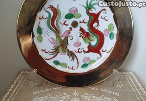 Antigo e Belíssimo Prato em Porcelana Oriental