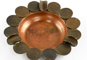 Cinzeiro em cobre e moedas antigas, Recordação de Évora 
