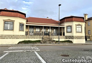 Casa / Villa T5 em São Félix da Marinha de 516,00 m²