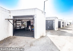 Garagem com barbecue