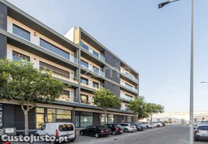 Apartamento T3 Transformado Em T4 Com Vista Mar...