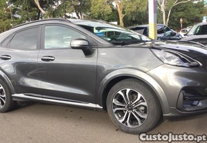 Ford Puma 1.0 EcoBoost MHEV ST-Line X Vivid Ruby Edition