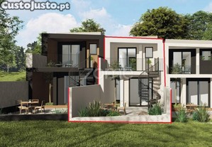 Moradia T3 Nova Com Jardim E Terraço Em Santo...