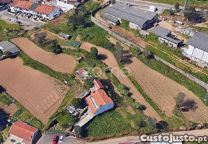 Terreno De 8700M2 Com Capacidade Construtiva Em...