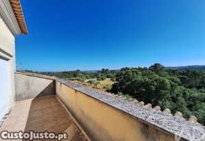 Moradia bi-familiar T4 em Além da Ribeira e Pedreira de 329 m²