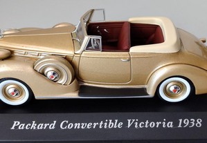 * Miniatura 1:43 "Colecção Carros Clássicos" Packard Convertible Victoria (1938)