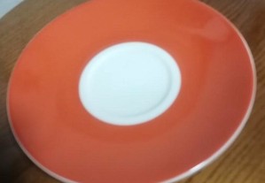 Pires de chávena almoçadeira em porcelana Vista Alegre, Origami