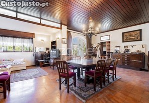 Propriedade Privada Com 11.000M² Em Guimarães