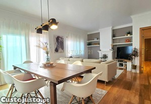 Apartamento T3 junto à praia de São João da Caparica - mobilado