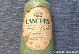 Garrafa antiga Lancers Vinho Verde Branco selada José Maria da Fonseca