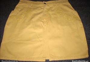 Mini saia cor amarelo tamanho 40