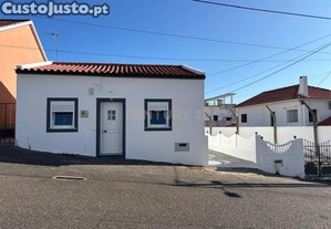 Moradia remodelada T1 - Meia Via