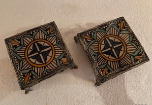 Conjunto de 2 azulejos hispano-árabes