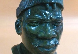 Escultura busto homem verdite 32x16x16cm