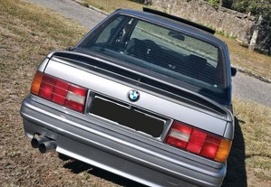 BMW 325 Sedan