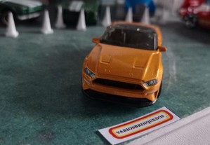 Ford Mustang convertbible 2018 Orange Matchbox