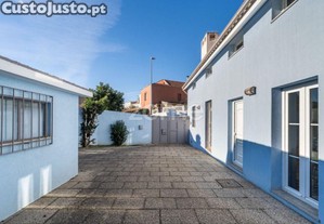Moradia T3 Com Vista De Rio, No Porto, Com...