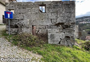Casa Centenária Para Reconstrução Em Ansiães,...