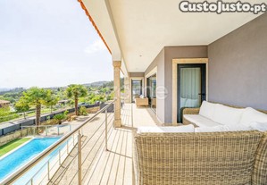Moradia T5 Com Piscina E Jardim, A 5Min De...