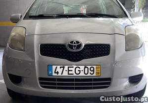 Toyota Yaris VVTI - 07