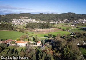 Terreno Urbano De 3053M² Com Ruína