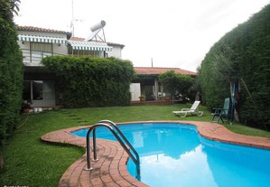 Moradia T4 com piscina - A 300 metros do Rio